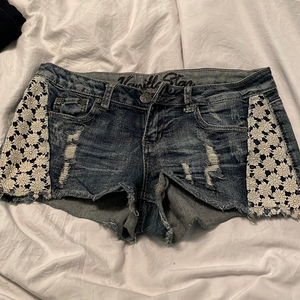 Vanilla Star size 7 jeans. Blue with white decoration